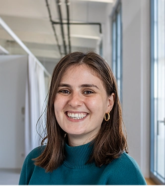 headshot of Catherine (Portrait photo)