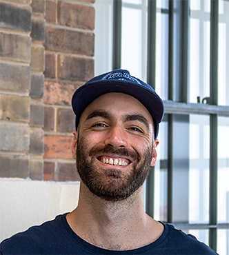 headshot of Claudio (Portrait photo)