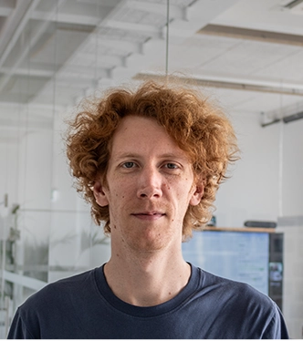 headshot of Christoph (Portrait photo)